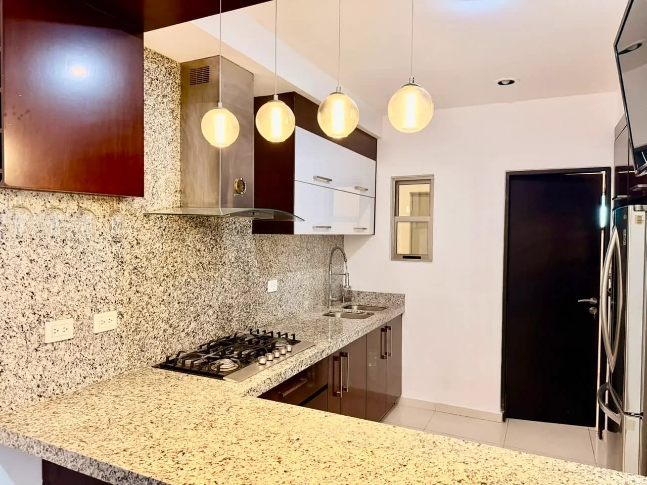 Stunning Residence for Sale in Bosques del Rey Residencial | La Conquista - Foto 7