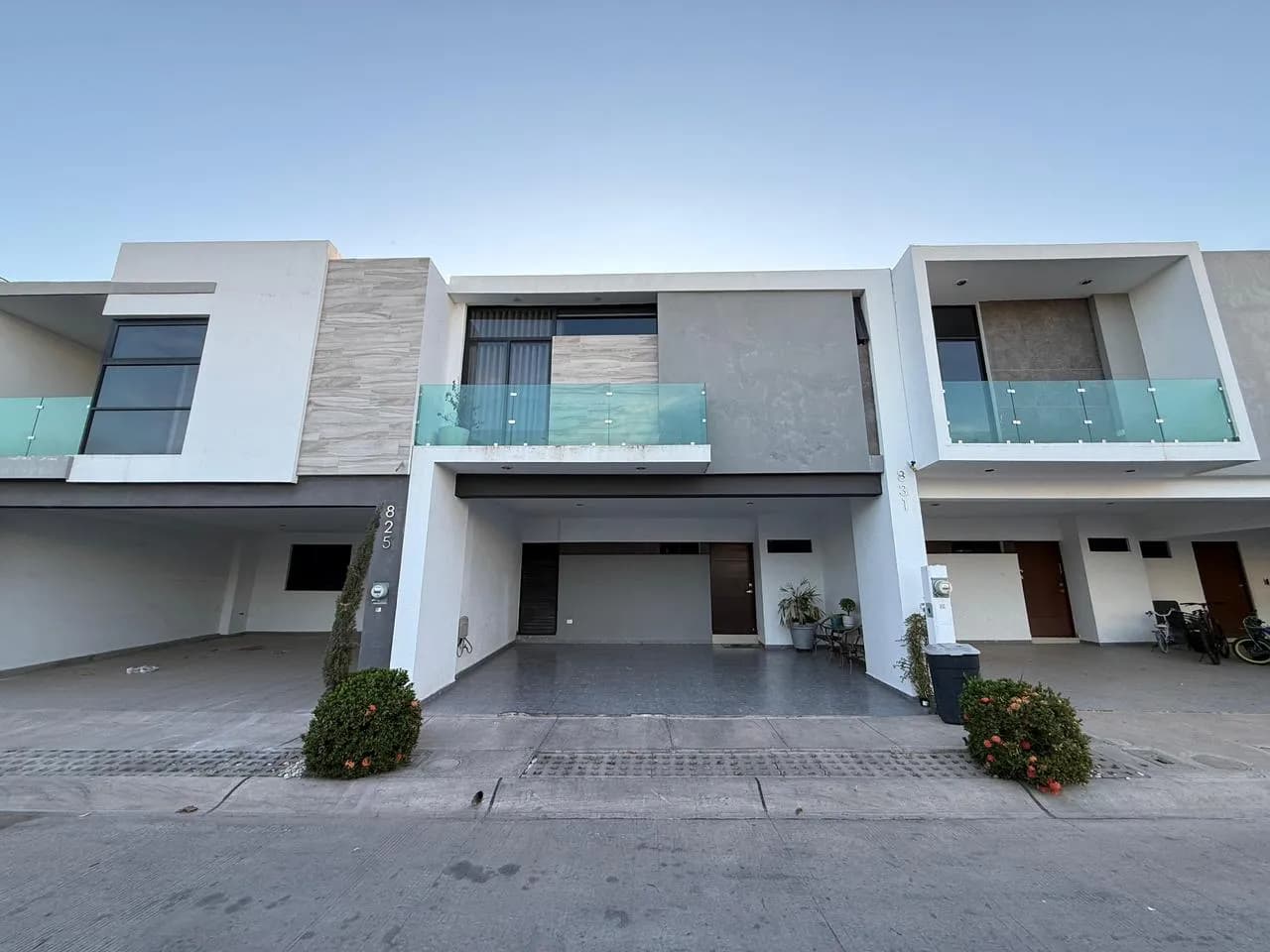 Casa moderna en venta - Privada Alelies | La Conquista